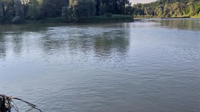 Na Dravi se prevrnuo čamac, pet osoba se spasilo, jedna je nestala: Policija i HGSS tragaju za njim