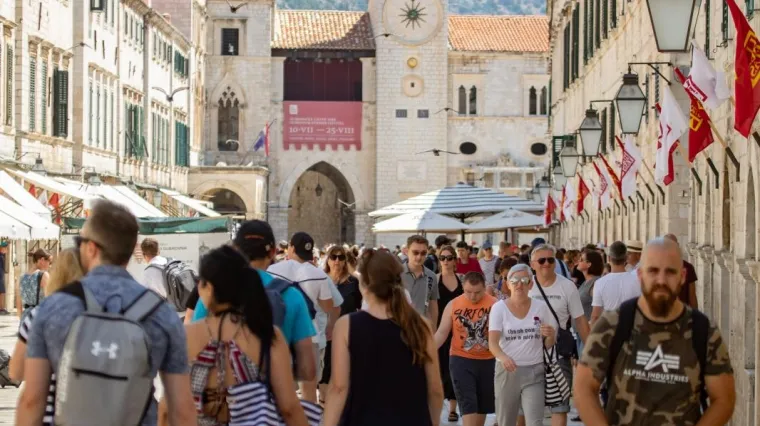 Kolovoz nadma&scaron;io očekivanja! Turistička sezona zasad na dvije trećine ostvarenog iz pro&scaron;le godine