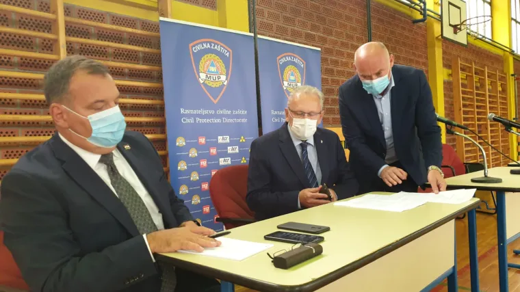 Bero&scaron; na sastanku s lokalnim stožerima: 'Inventivnost domaćeg puka u traženju zabave dovela je do &scaron;irenja zaraze'