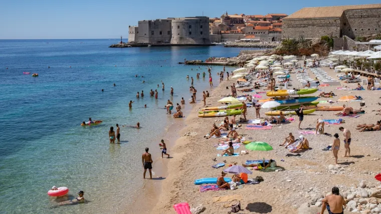 Drastičan pad cijena u Dubrovniku: Vila s bazenom za 200 kuna po osobi, apartmani unutar zidina za 50 eura!