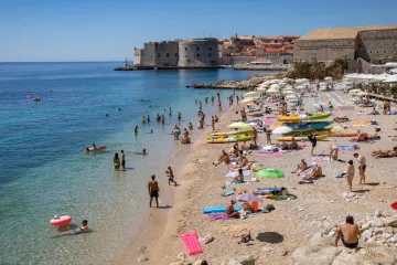 Drastičan pad cijena u Dubrovniku: Vila s bazenom za 200 kuna po osobi, apartmani unutar zidina za 50 eura!