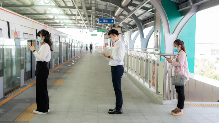 Držanje socijalne distance ba&scaron; i ne pomaže?! 'To je bazirano na zastarjeloj znanosti, mjere bi se trebale donositi drugačije'