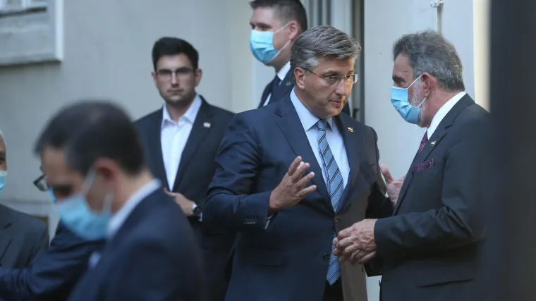 Ministru nije dao ni do riječi, prijetio prstom, a onda se okrenuo i oti&scaron;ao