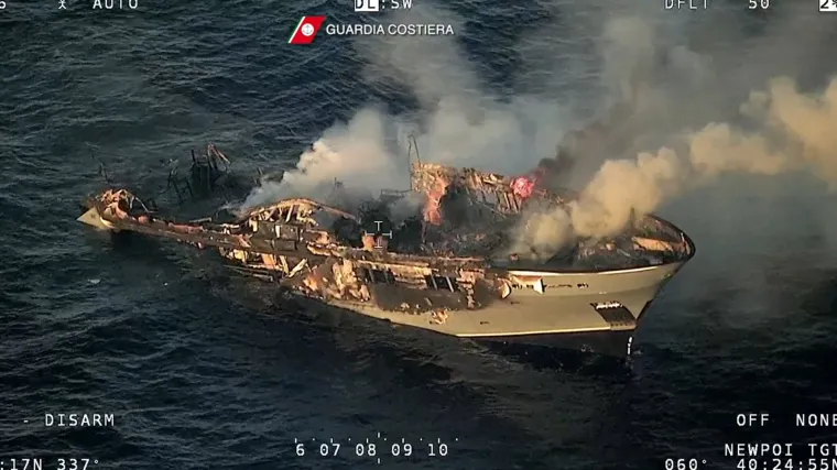 VIDEO Spa&scaron;eno petero Hrvata sa zapaljene jahte blizu Sardinije: 'Nisu ozlijeđeni. Dobro se osjećaju'