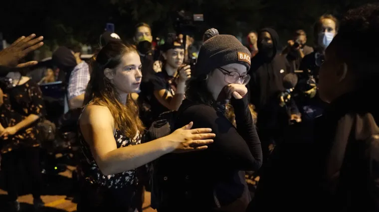 Totalni kaos u Americi uoči predsjedničkih izbora: Korona bijesni, ali glavna tema u državi je - rasizam