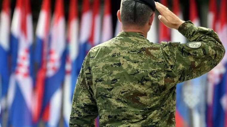 Devetorica vojnika udaljena s dužnosti zbog pijanstva na dežurstvu u vojarni