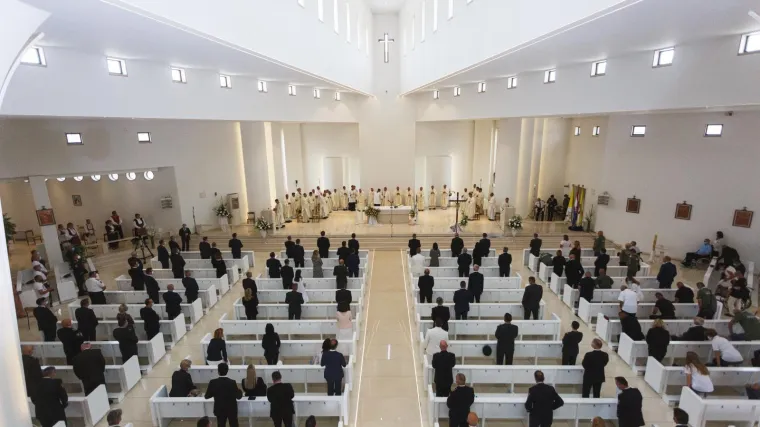 Obvezne maske u zatvorenom i na otvorenom, sve se odgađa