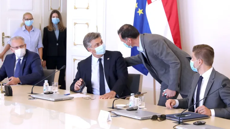 Šest novih mjera Vlade za ublažavanje krize, Marić: 'Cilj je masu plaća zadržati na istoj razini'