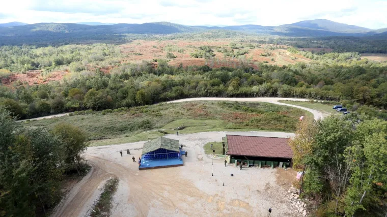 Vojnici na poligonu kod Slunja zatekli 13 stranaca: Prijavili su da im je nestala 12-godi&scaron;nja djevojčica