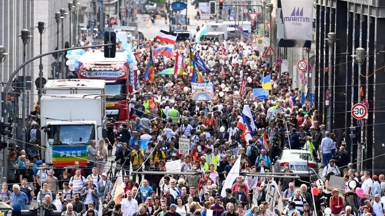Nisu nosili maske i održavali razmak