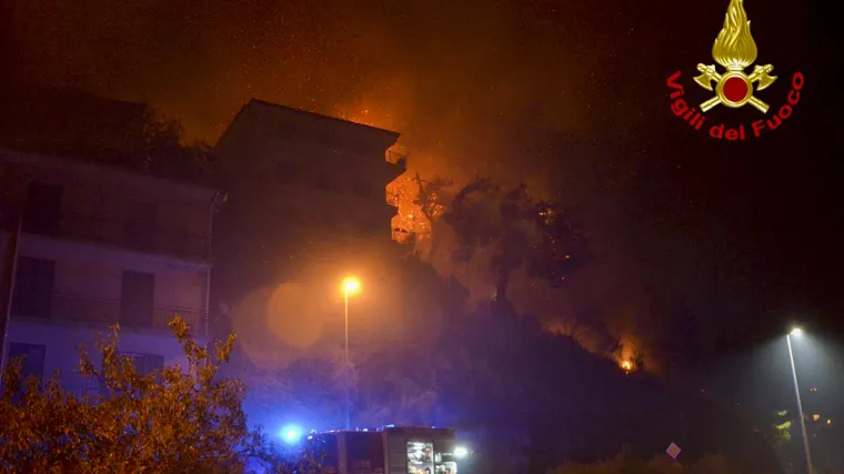 Tragedija u Italiji: Na &scaron;ator u kampu palo stablo, dvije djevojčice poginule dok su spavale