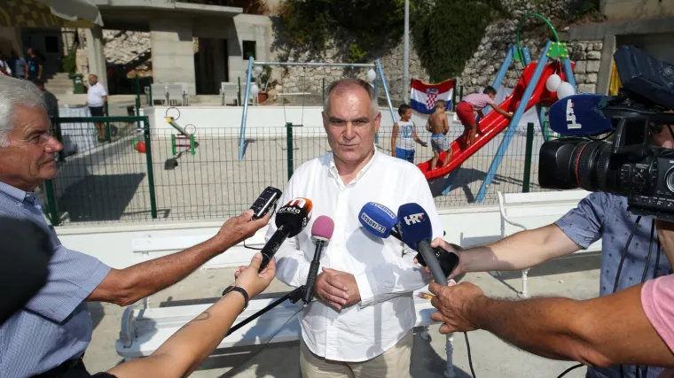 Splitsko-dalmatinski župan negativan na koronavirus, nakon savjeta epidemiologa odlučio se vratiti na posao!