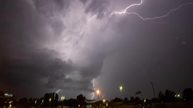 'Moguće su bujične poplave i tuča, a na moru pijavice'; Bit će stra&scaron;an pad temperature