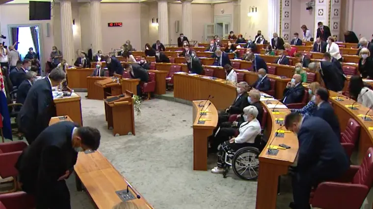 Kako će izgledati rad parlamenta? Zastupnici se vraćaju u klupe na izvanrednu sjednicu