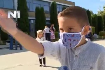 Prvašić iz BiH očitao lekciju reporterki: 'Stavi masku na nos!'