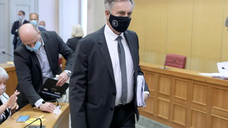 Saborska oporba žestoko kritizira Vladine prijedloge! &Scaron;koro: 'Izglasujemo li ovakav zakon, svi velikani pognut će glave!'