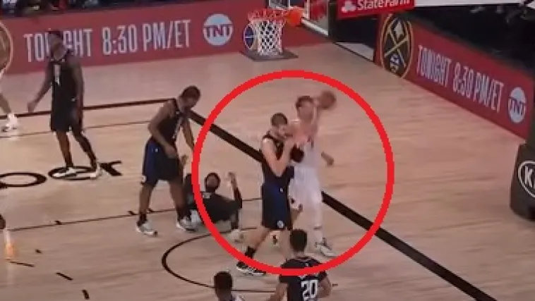 Pogledajte &scaron;to je Slovenac napravio sucu usred utakmice