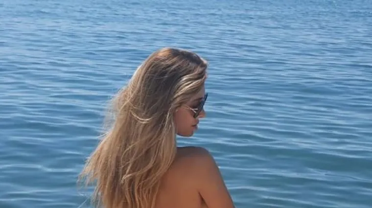 Mrdala je guzom i fanovima podijelila infarkte; 'Ajme, u grob će&scaron; me strpati'