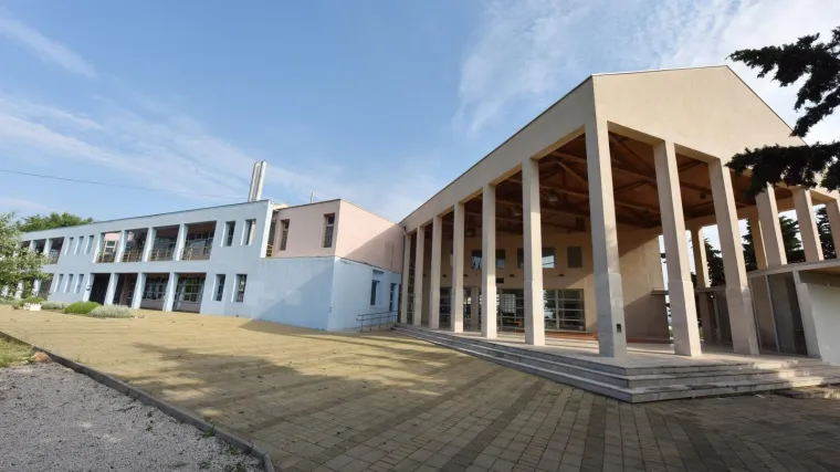 Zaražen djelatnik &scaron;kole Murterski &scaron;koji, veći broj nastavnika u samoizolaciji