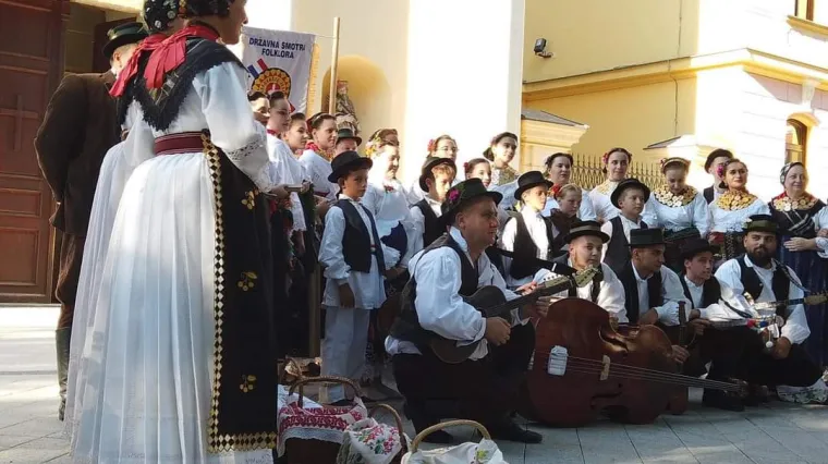 'Vinkovačke jeseni su stigle i Hrvatsku svu na noge digle'