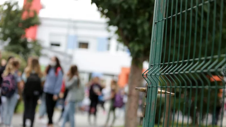 Počinje nova &scaron;kolska godina usred pandemije koronavirusa: Gotovo 300 pozitivne djece, a vi&scaron;e od 2000 ih u samoizolaciji!