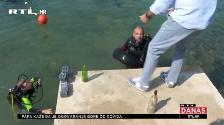 Hrvatski i slovenski ronioci izvukli preko 10 kubika smeća iz Savudrijske i Piranske luke
