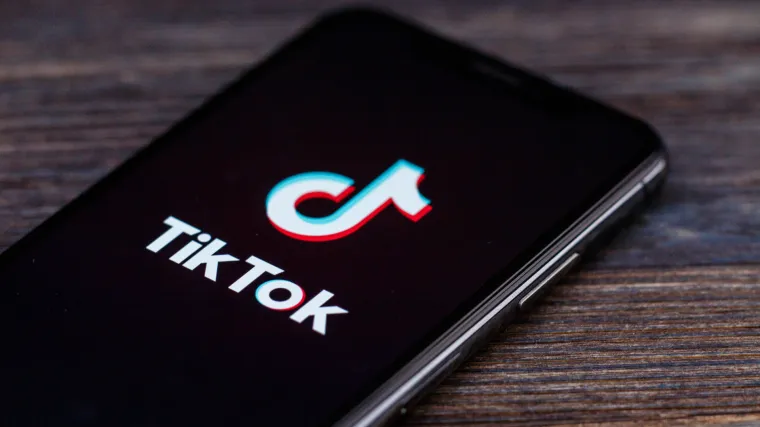 TikTok danima poku&scaron;ava ukloniti uznemirujuću snimku samoubojstva: 'Nikad nisam vidjela kći tako potresenu'