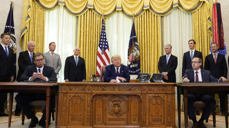 &Scaron;to je to Vučić potpisao: 'Ovaj sporazum mogao bi biti veoma važan i promijeniti odnose snaga na Balkanu'