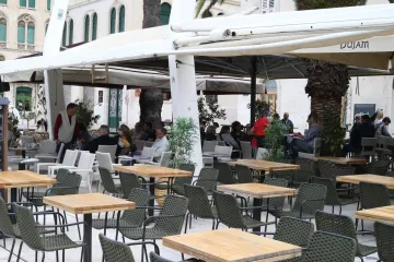 Stožer objavio upute ugostiteljima: Evo kako će se održavati rođendani, krizme, pričesti...