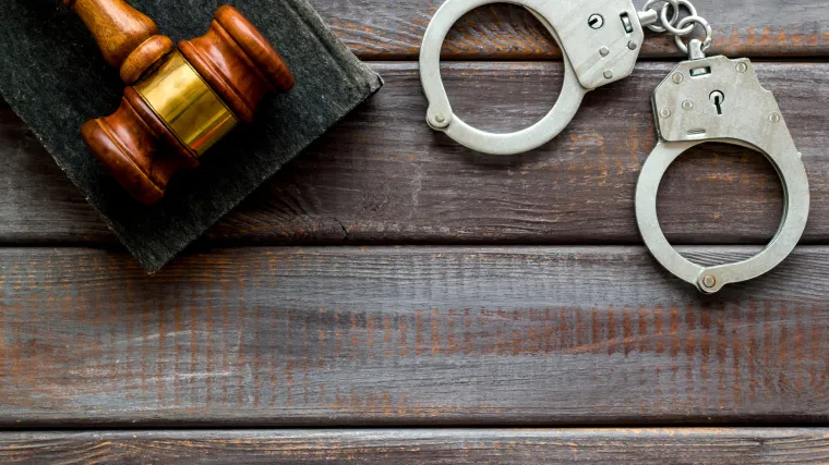 Slovenka koja si je odrezala &scaron;aku zbog novca od osiguranja osuđena na dvije godine zatvora!