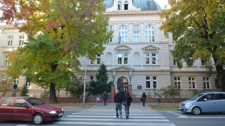 Gimnazija Bjelovar zatvara vrata: U samoizolaciji 14 profesora, nastava će se održavati online