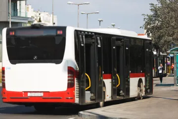 Skandalozno ponašanje tinejdžera u zadarskim autobusima: ‘Polizat ću te pa ćeš dobiti koronu!‘