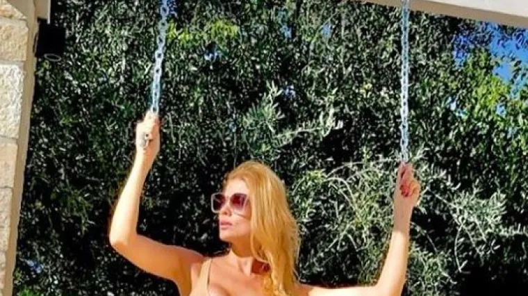 Njezini fanovi ostali su bez teksta; 'Samo ću reći - padoh u afan'