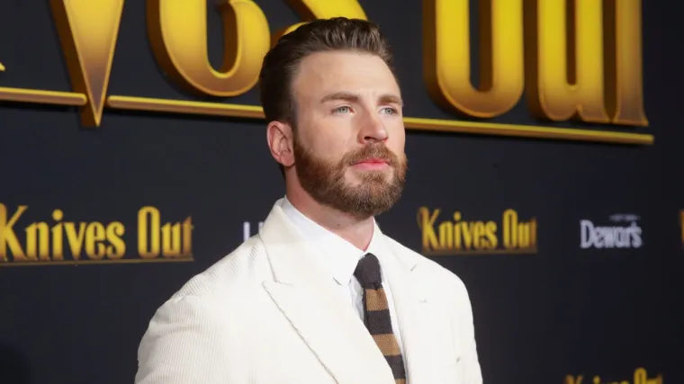 Nakon što je slučajno objavio fotku spolovila, Chris Evans se našalio na svoj račun