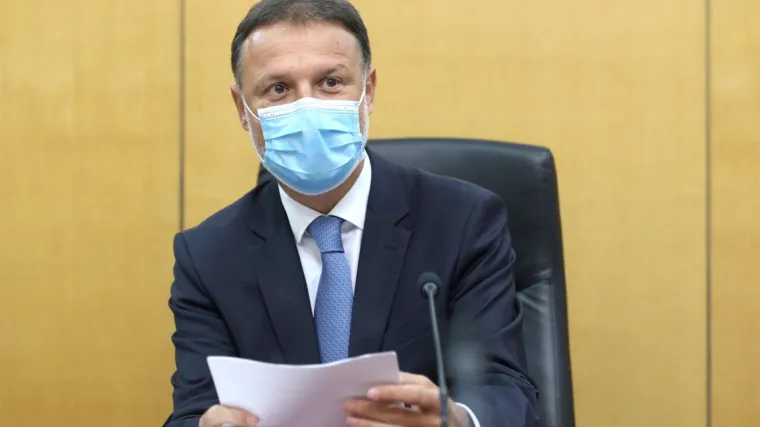 'Neki su krenuli đonom na njega, a on im je malo tvrđe odgovorio'