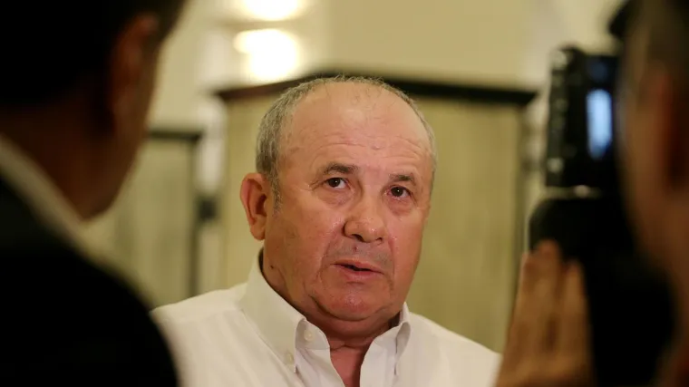 'Jedite go*na, vi ku*ca ne razumite, budaletino jedna'