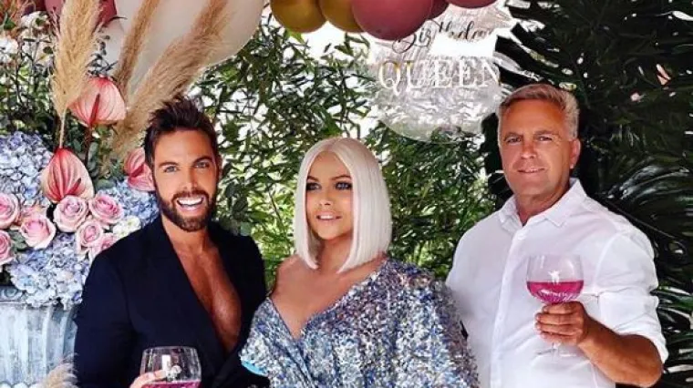 On joj uz raskošno slavlje poklonio i sandale od 8.000 kuna