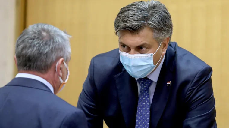 Sociolog upozorava da se okretanje 'demokraturi' vidi i u Plenkovićevom nastupu u saboru