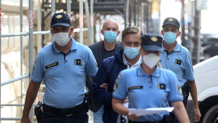 FOTO Gradonačelnici u lisicama: Grgić i Bari&scaron;ić dovedeni na Županijski sud, čeka se odluka o istražnom zatvoru