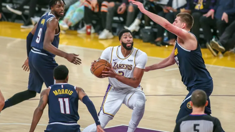 Lakersi uvjerljivi protiv Nuggetsa, Davis &scaron;kolovao Jokića