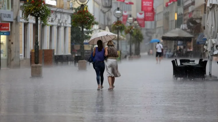 Upozorenje zbog opasnog vremena: Na Jadranu mogući izraženi grmljavinski pljuskovi i jako jugo