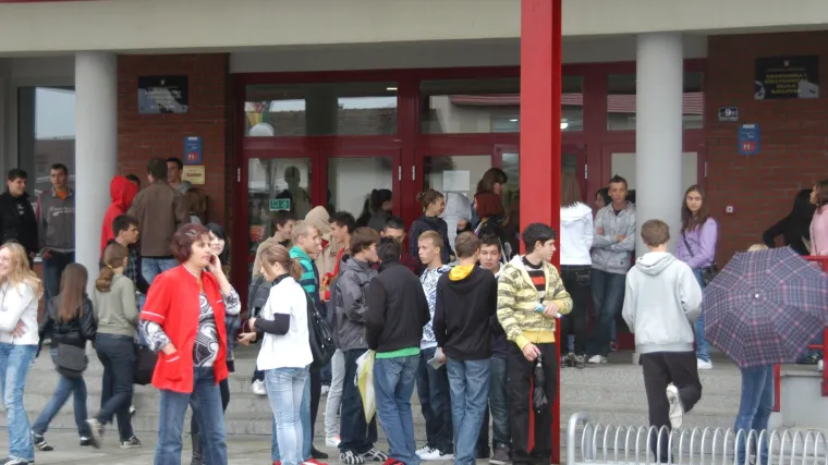 Vi&scaron;e od 70 posto srednjo&scaron;kolki izloženo seksualnim komentarima na mrežama, svaka 10. i ucjenama