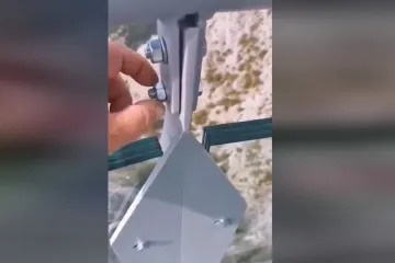 Muškarac prstima uspio odvrnuti vijak na nebeskoj šetnici na Biokovu