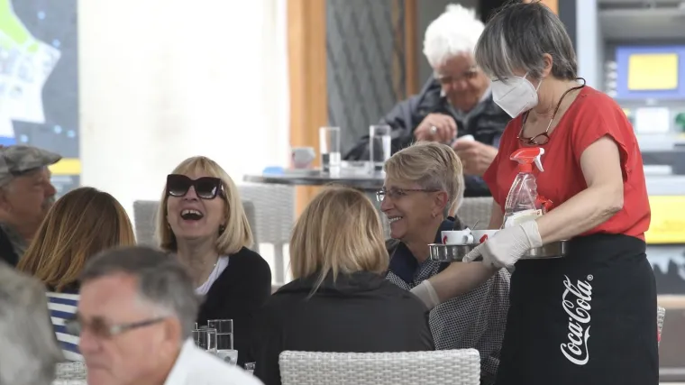 Ugostitelji iz Dalmacije zatvorili su  lokale na 60 minuta: 'Mi molimo za likvidnost, ne za besplatan novac'