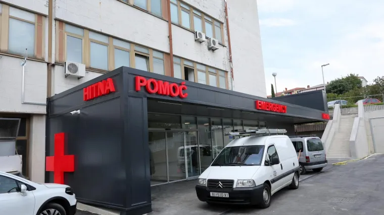 Te&scaron;ka nesreća u Rijeci: Na pje&scaron;ačkom prijelazu kod &scaron;kole Golfom naletio na djevojčicu