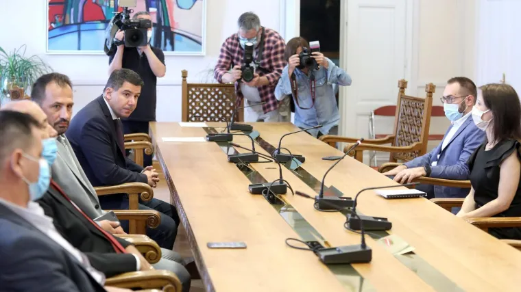 'Vladajući će morati podržati osnivanje povjerenstva, želimo istražiti dvije stvari'