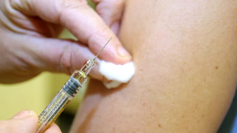 Francuska i Velika Britanija bilježe rekordan broj novozaraženih, Če&scaron;ka umrlih