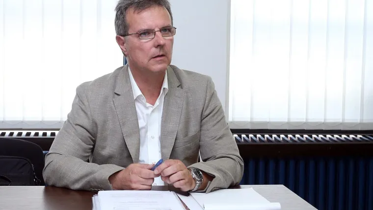 'On nije lik koji bi trebao biti u zatvoru i on se tamo ne osjeća dobro. Ja se trudim da on to sve izdrži'