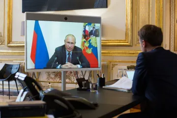 Macronu pokušao objasniti da je Navaljni sam sebe otrovao; Francuz ne samo da nije povjerovao, već...