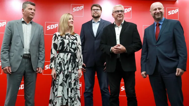 Peđa Grbin premoćno vodi, Kolar i Ostojić se bore za drugi krug